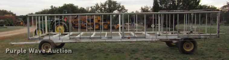 image for item DF2538 Hay bale feeder wagon