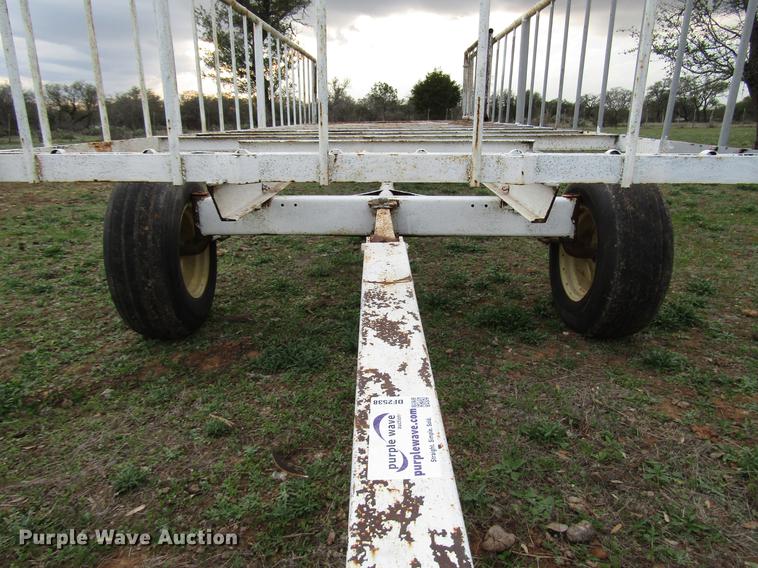image for item DF2538 Hay bale feeder wagon