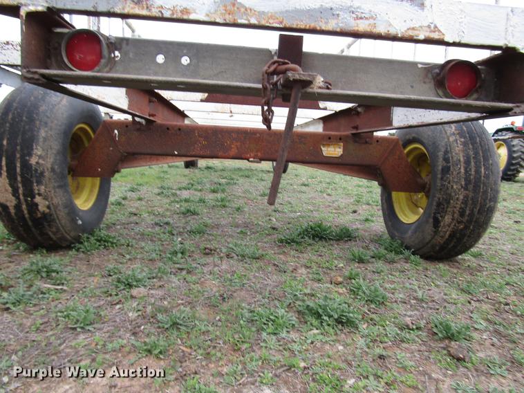 image for item DF2538 Hay bale feeder wagon
