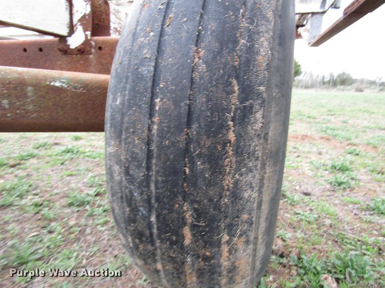 image for item DF2538 Hay bale feeder wagon