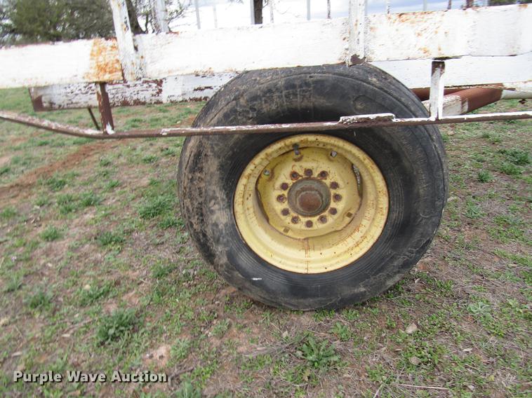 image for item DF2538 Hay bale feeder wagon