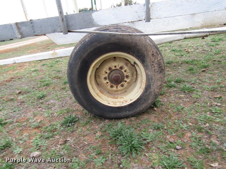 image for item DF2538 Hay bale feeder wagon