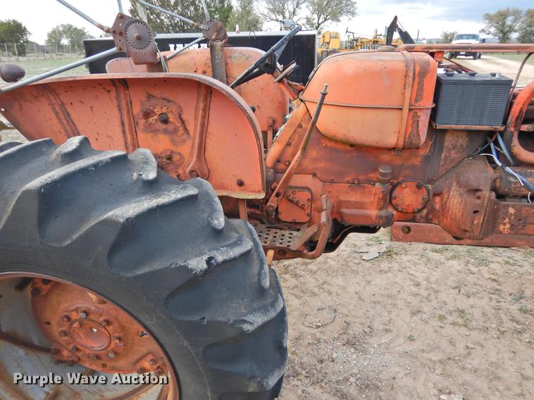 image for item DF2540 Allis Chalmers D17 tractor