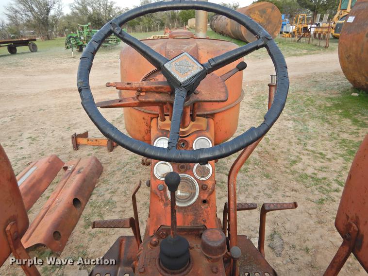 image for item DF2540 Allis Chalmers D17 tractor