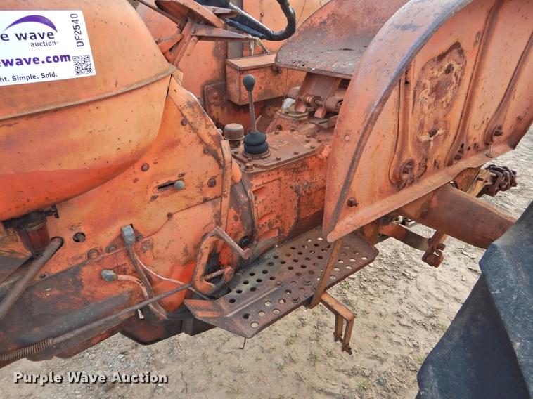 image for item DF2540 Allis Chalmers D17 tractor