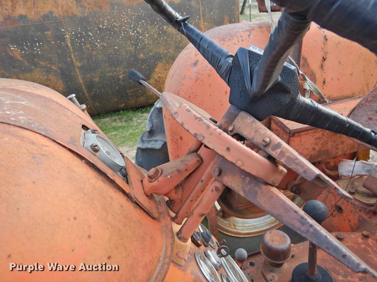 image for item DF2540 Allis Chalmers D17 tractor