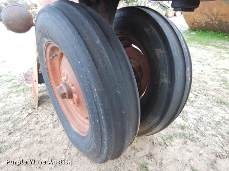 image for item DF2540 Allis Chalmers D17 tractor