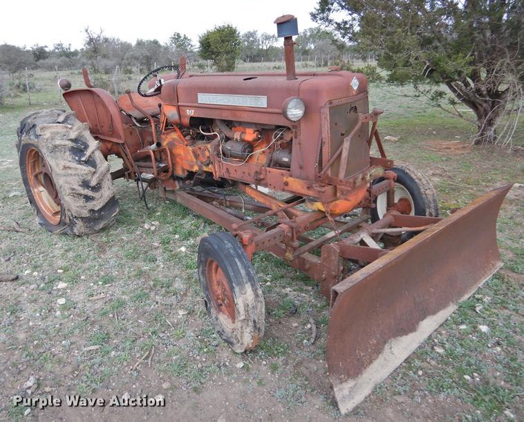 image for item DF2541 Allis Chalmers D17 tractor