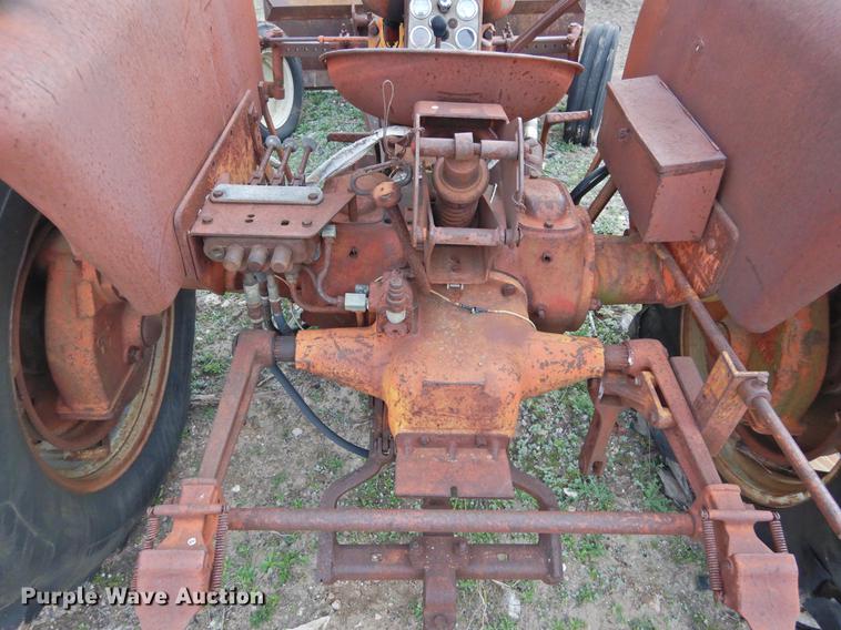 image for item DF2541 Allis Chalmers D17 tractor