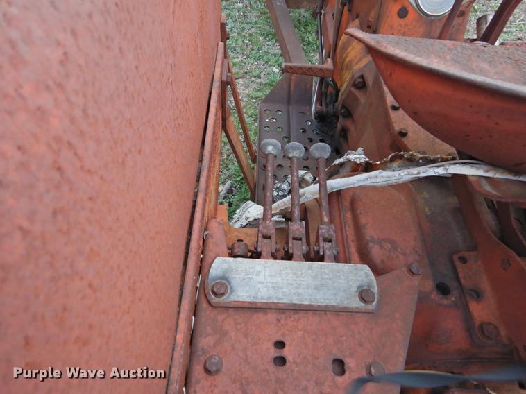 image for item DF2541 Allis Chalmers D17 tractor