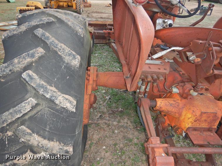image for item DF2541 Allis Chalmers D17 tractor