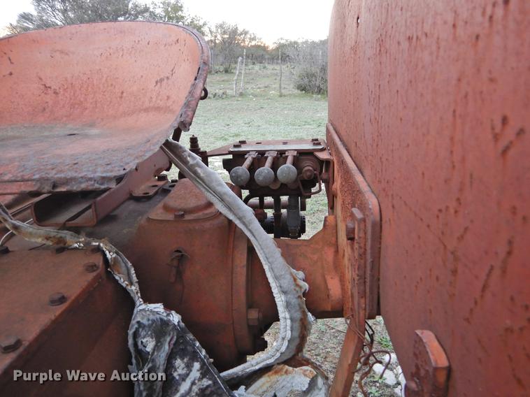 image for item DF2541 Allis Chalmers D17 tractor