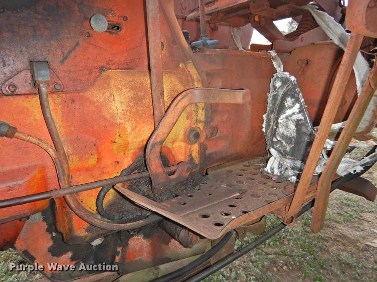 image for item DF2541 Allis Chalmers D17 tractor