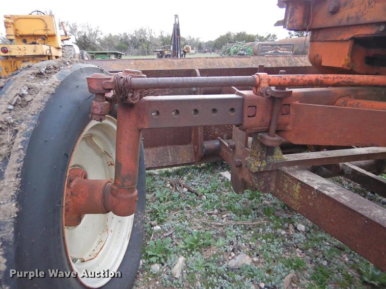 image for item DF2541 Allis Chalmers D17 tractor