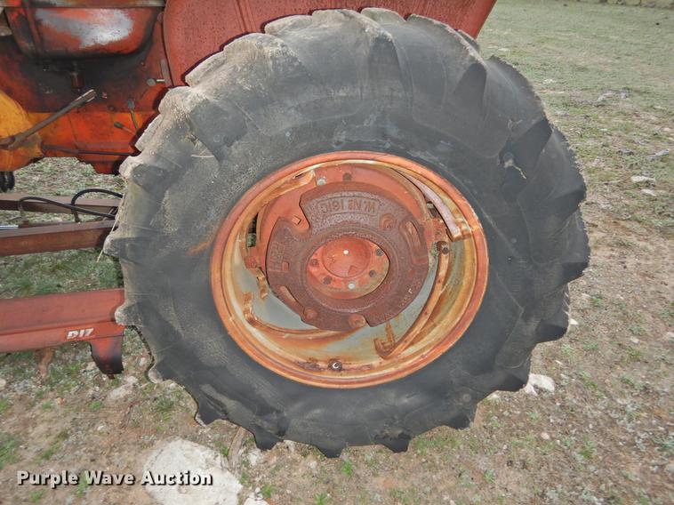 image for item DF2541 Allis Chalmers D17 tractor
