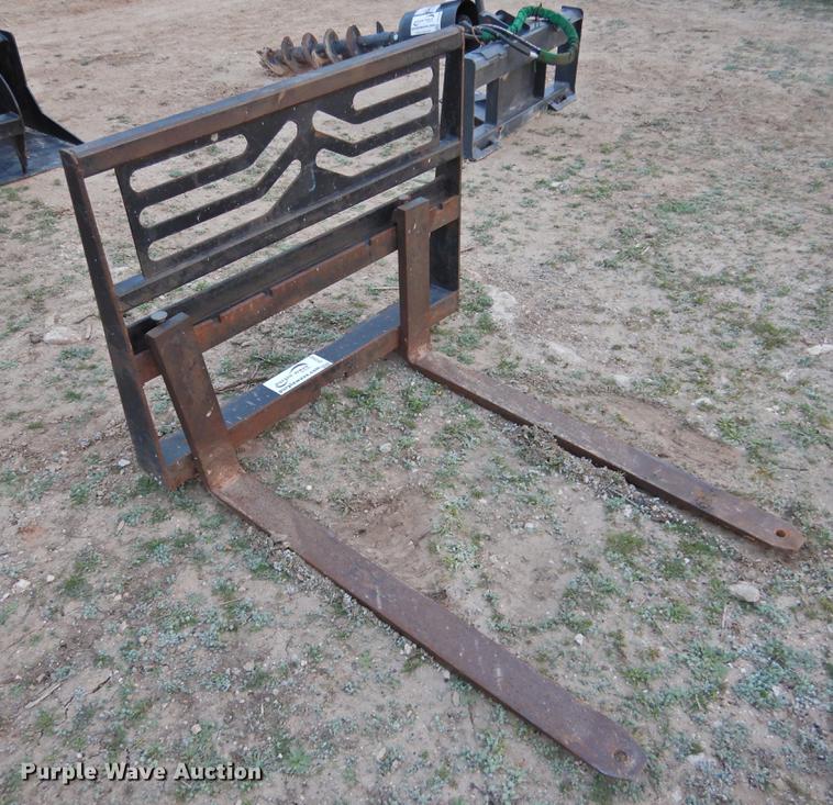 image for item DF2542 Skid steer pallet forks