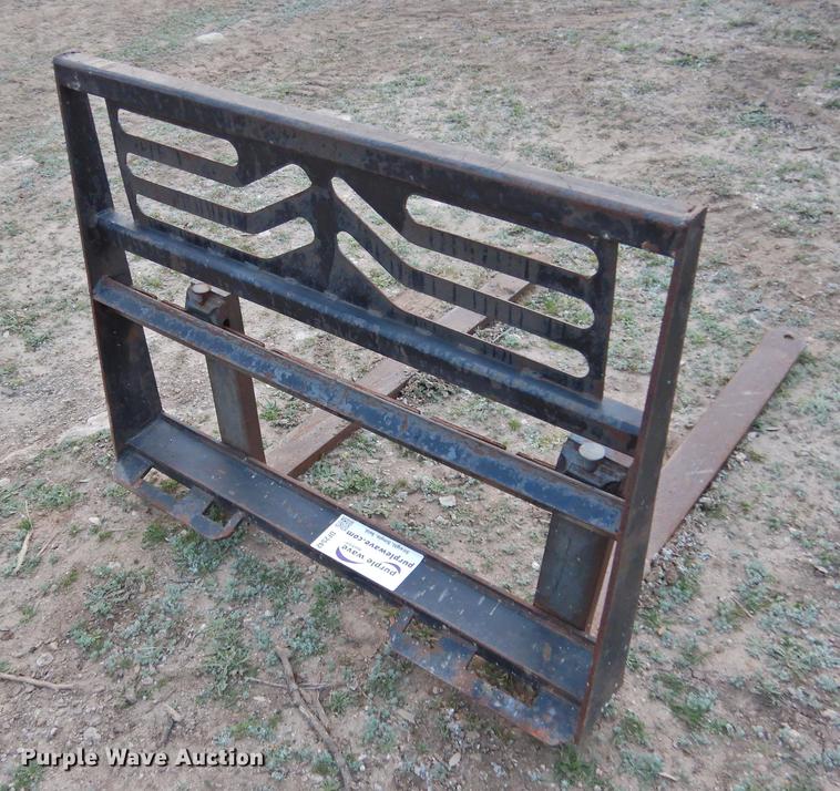 image for item DF2542 Skid steer pallet forks