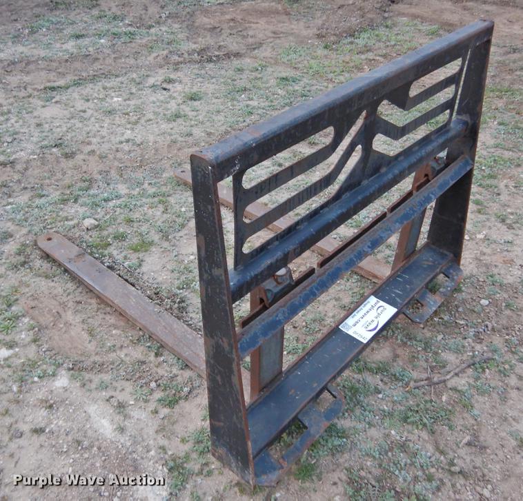 image for item DF2542 Skid steer pallet forks
