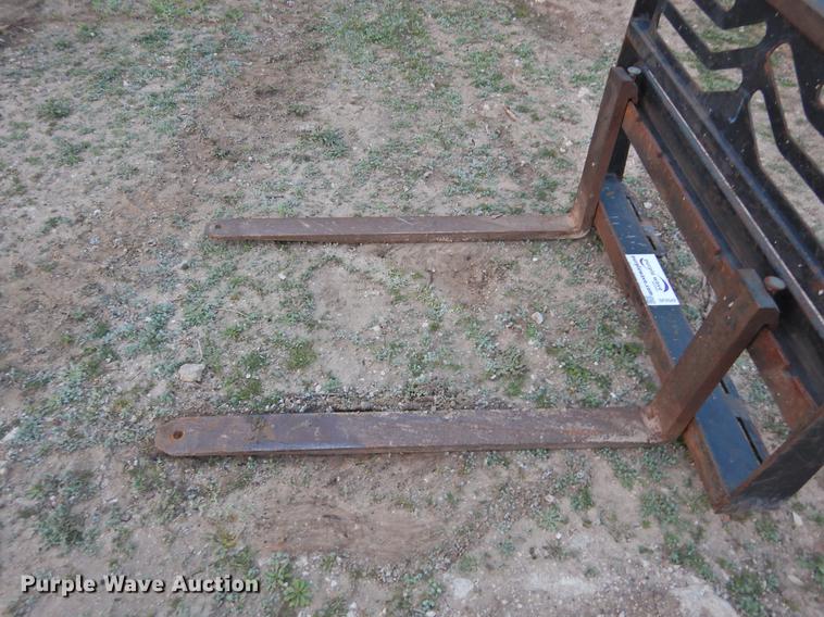 image for item DF2542 Skid steer pallet forks