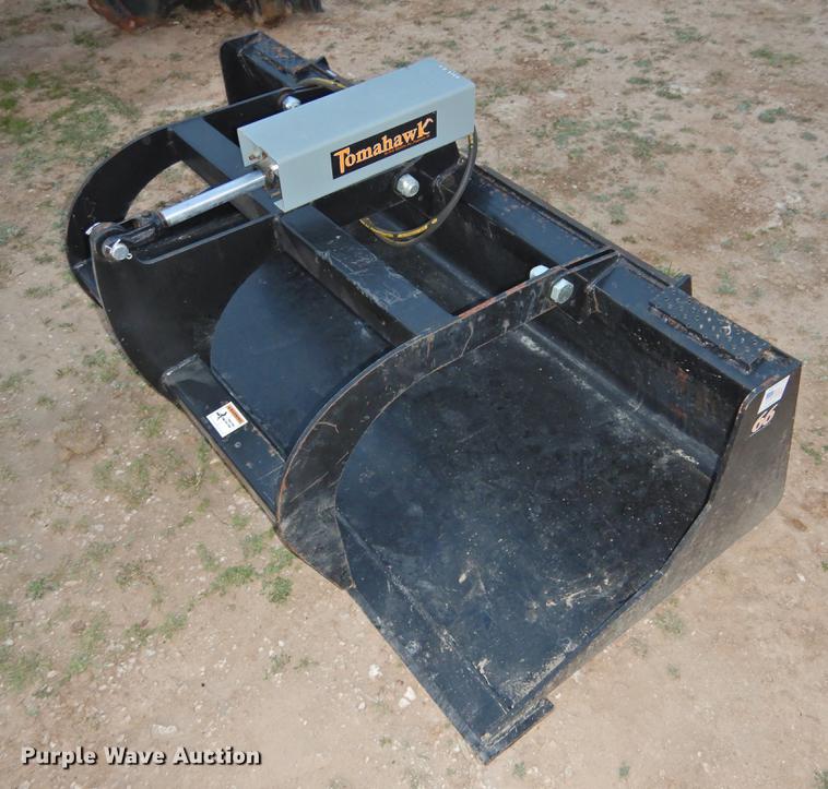 image for item DF2544 Tomahawk skid steer grapple bucket