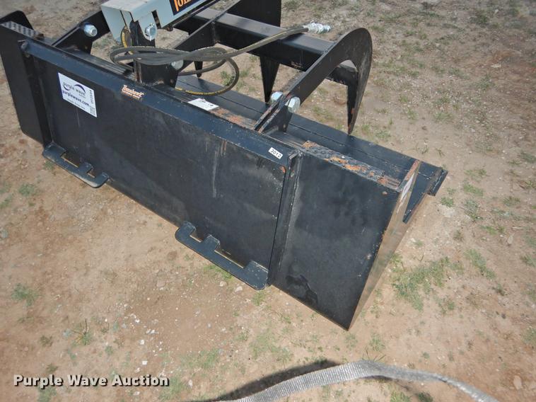image for item DF2544 Tomahawk skid steer grapple bucket
