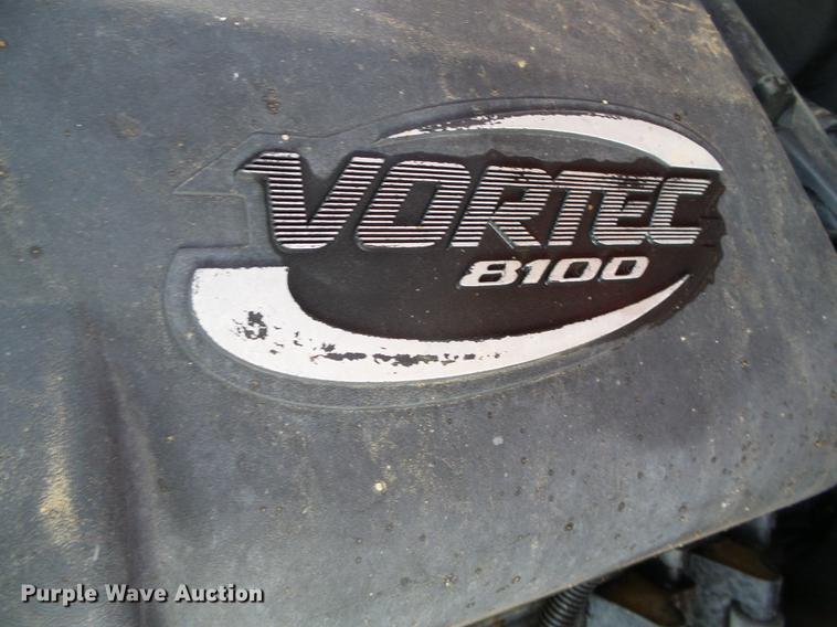 image for item DF2966 2004 Chevrolet Silverado 3500 flatbed pickup truck