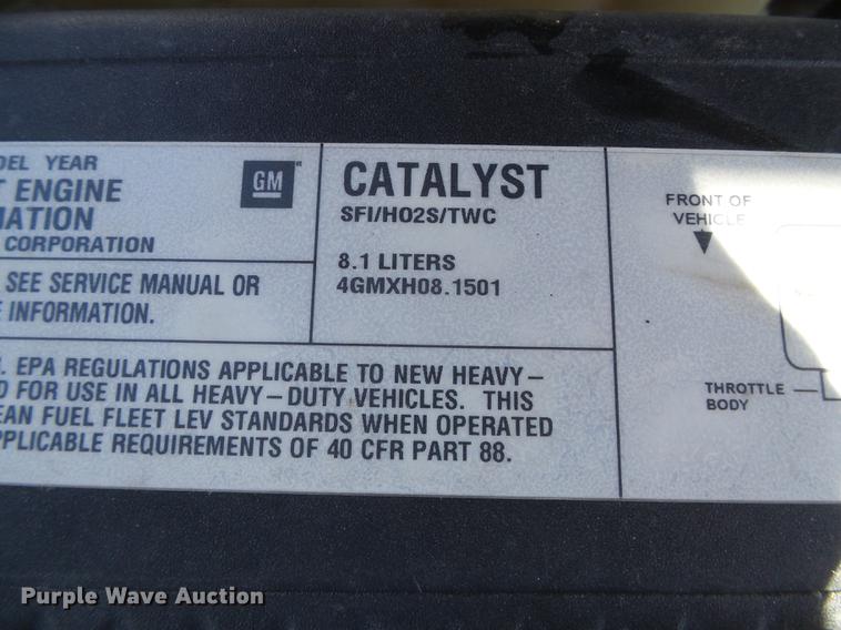 image for item DF2966 2004 Chevrolet Silverado 3500 flatbed pickup truck