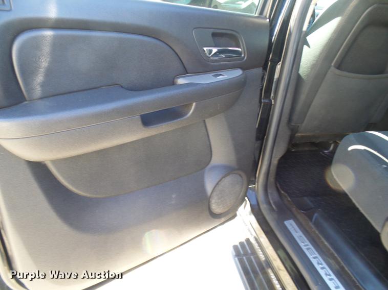 image for item DF7130 2012 GMC Sierra 1500 Crew Cab pickup truck