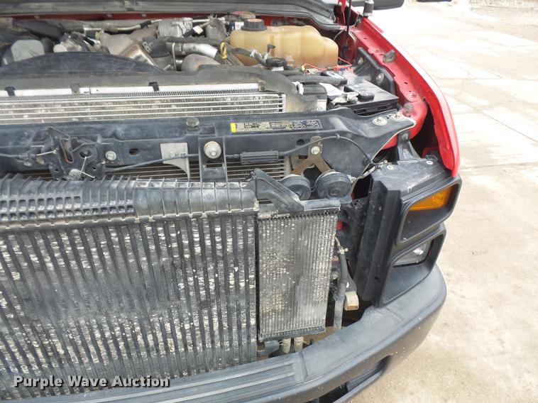 image for item DF7665 2010 Ford F350 Super Duty Crew Cab flatbed pickup truck