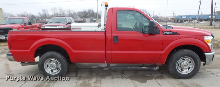 image for item DF7666 2011 Ford F250 Super Duty pickup truck