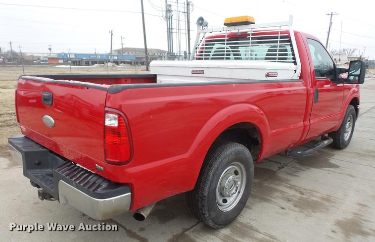 image for item DF7666 2011 Ford F250 Super Duty pickup truck