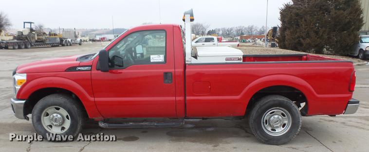 image for item DF7666 2011 Ford F250 Super Duty pickup truck