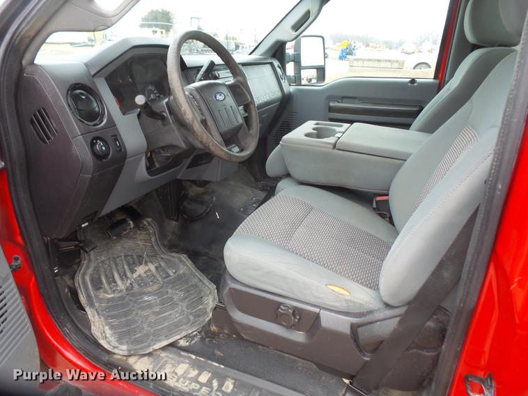 image for item DF7666 2011 Ford F250 Super Duty pickup truck