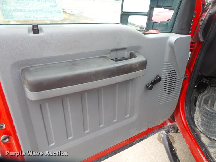 image for item DF7666 2011 Ford F250 Super Duty pickup truck