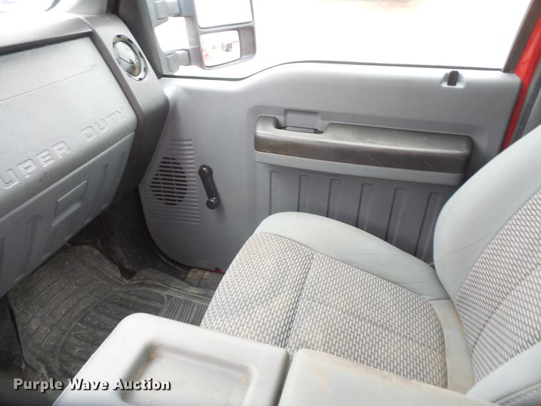image for item DF7666 2011 Ford F250 Super Duty pickup truck