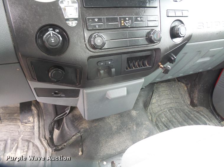 image for item DF7666 2011 Ford F250 Super Duty pickup truck