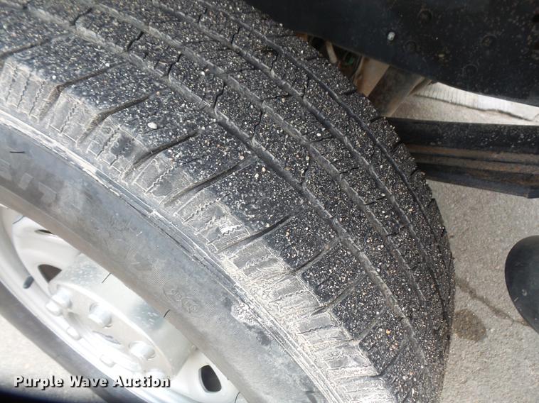 image for item DF7666 2011 Ford F250 Super Duty pickup truck