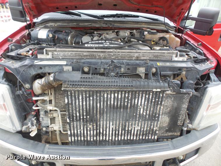 image for item DF7667 2008 Ford F350 Super Duty Crew Cab pickup truck chassis