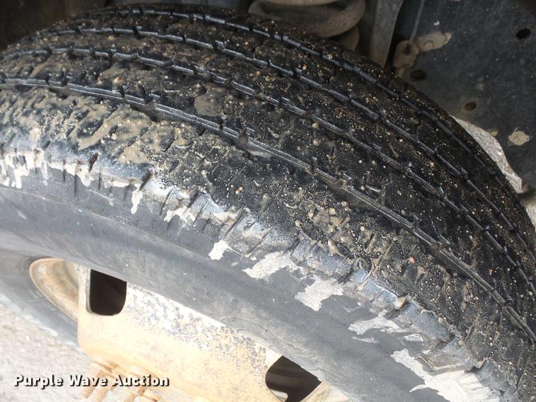 image for item DF7667 2008 Ford F350 Super Duty Crew Cab pickup truck chassis