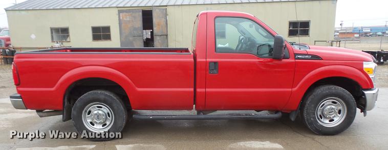 image for item DF7668 2011 Ford F250 Super Duty pickup truck