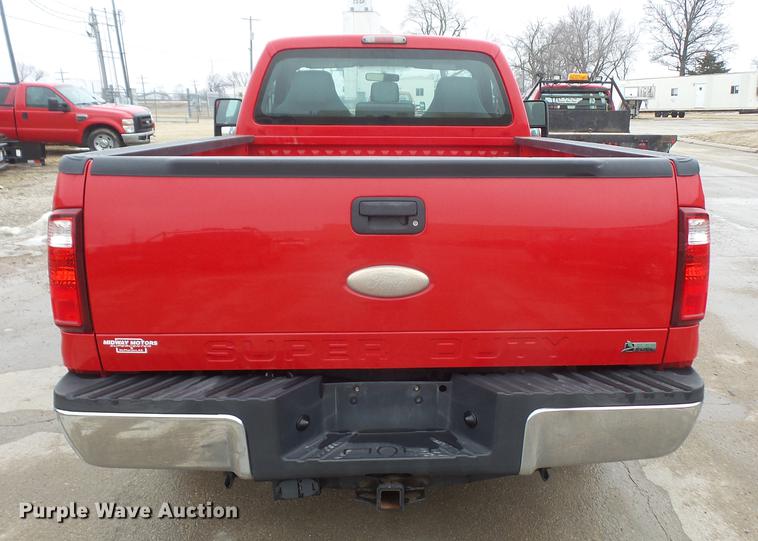 image for item DF7668 2011 Ford F250 Super Duty pickup truck