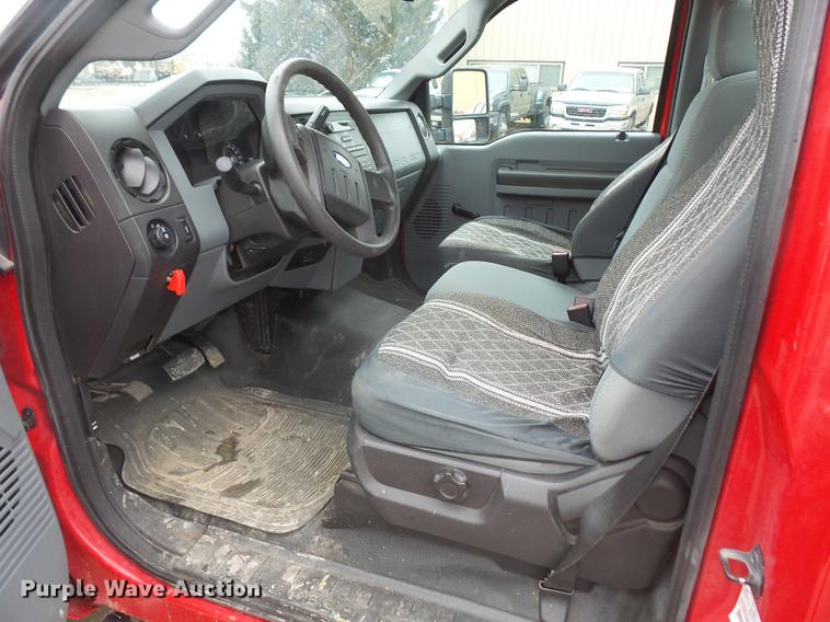 image for item DF7668 2011 Ford F250 Super Duty pickup truck