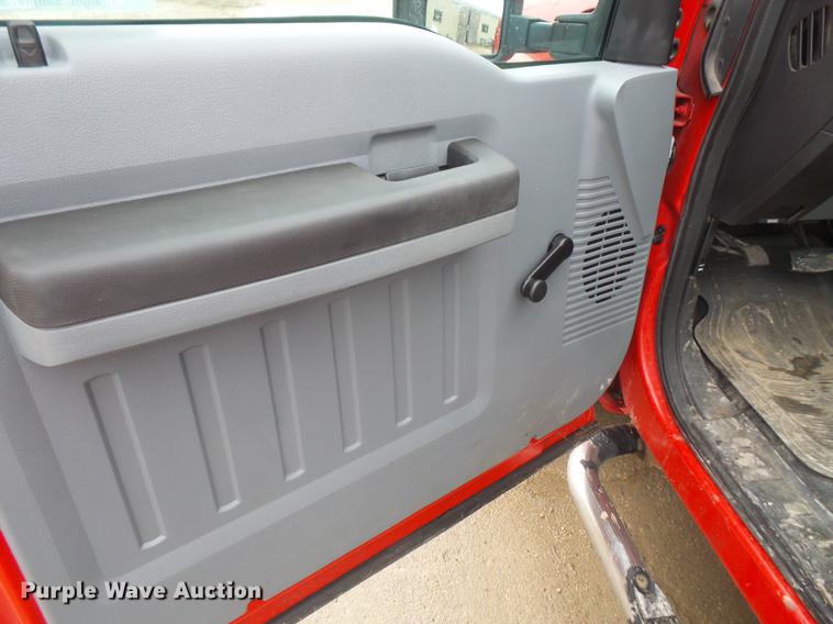 image for item DF7668 2011 Ford F250 Super Duty pickup truck