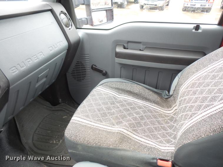 image for item DF7668 2011 Ford F250 Super Duty pickup truck