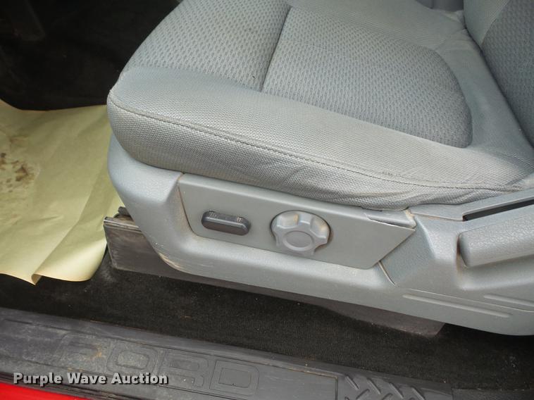 image for item DF7670 2014 Ford F150 Super Crew pickup truck