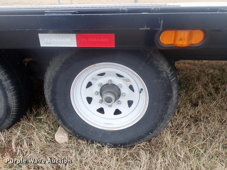 image for item DF8761 2015 PJ Trailers F8202 utility trailer