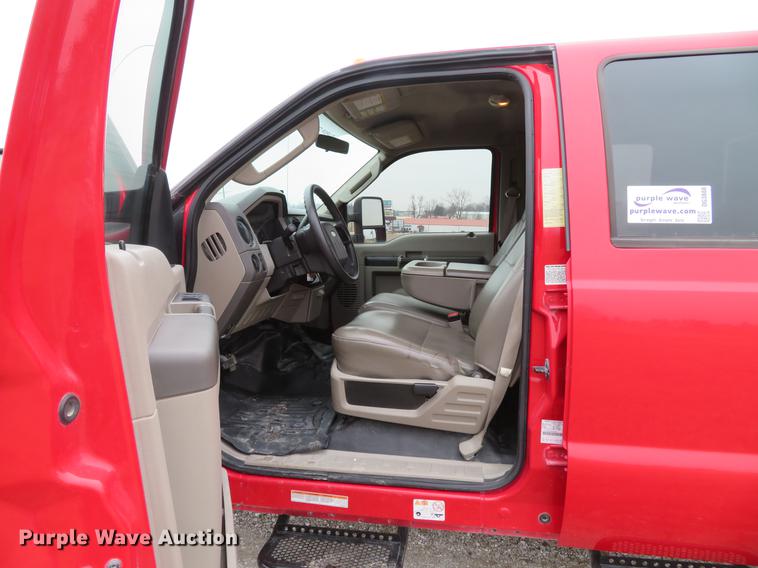image for item DG3888 2008 Ford F550 Super Duty XL Crew Cab flatbed pickup truck