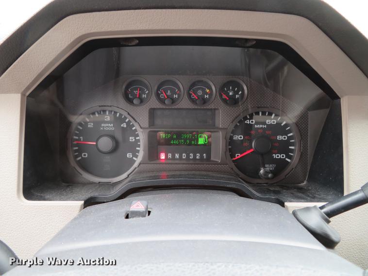 image for item DG3888 2008 Ford F550 Super Duty XL Crew Cab flatbed pickup truck