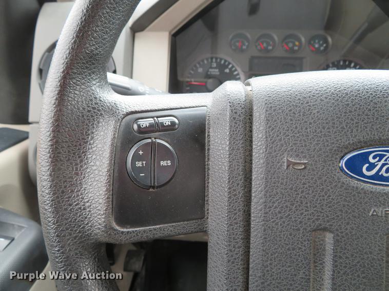 image for item DG3888 2008 Ford F550 Super Duty XL Crew Cab flatbed pickup truck