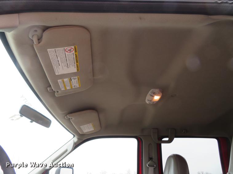 image for item DG3888 2008 Ford F550 Super Duty XL Crew Cab flatbed pickup truck